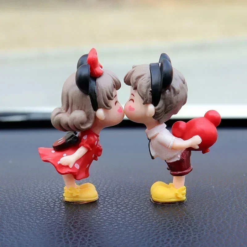 Cartoon Resin Couples Figurine Cute Lovers Balloon Ornament for Car Dashboard;Office Desktop;Home Decor