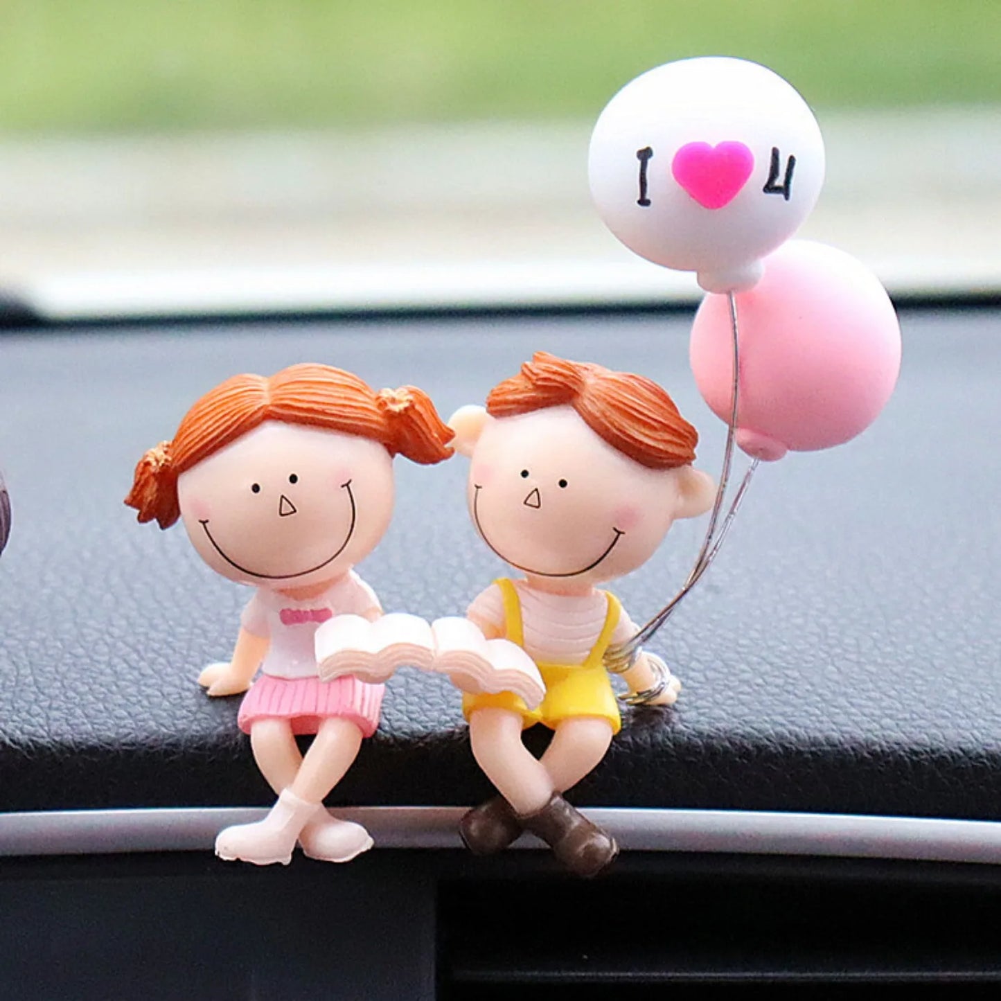 Cartoon Resin Couples Figurine Cute Lovers Balloon Ornament for Car Dashboard;Office Desktop;Home Decor