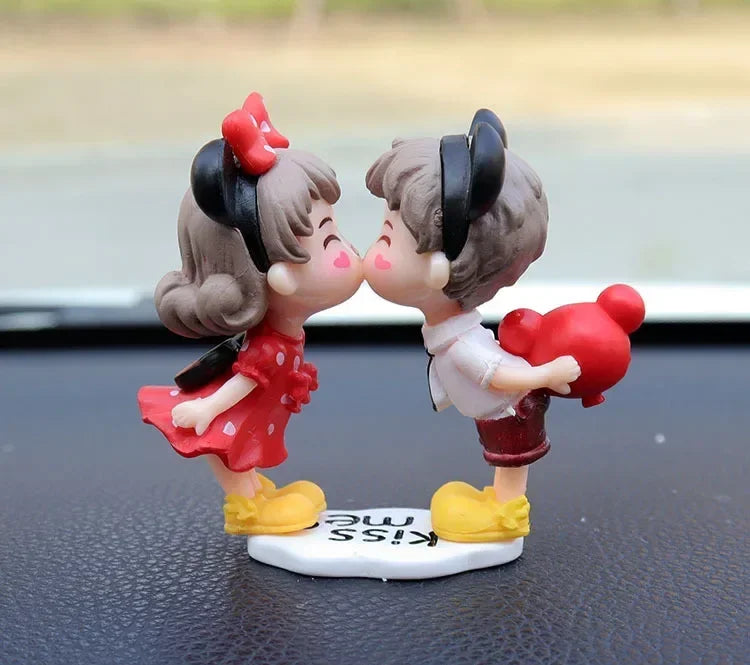 Cartoon Resin Couples Figurine Cute Lovers Balloon Ornament for Car Dashboard;Office Desktop;Home Decor
